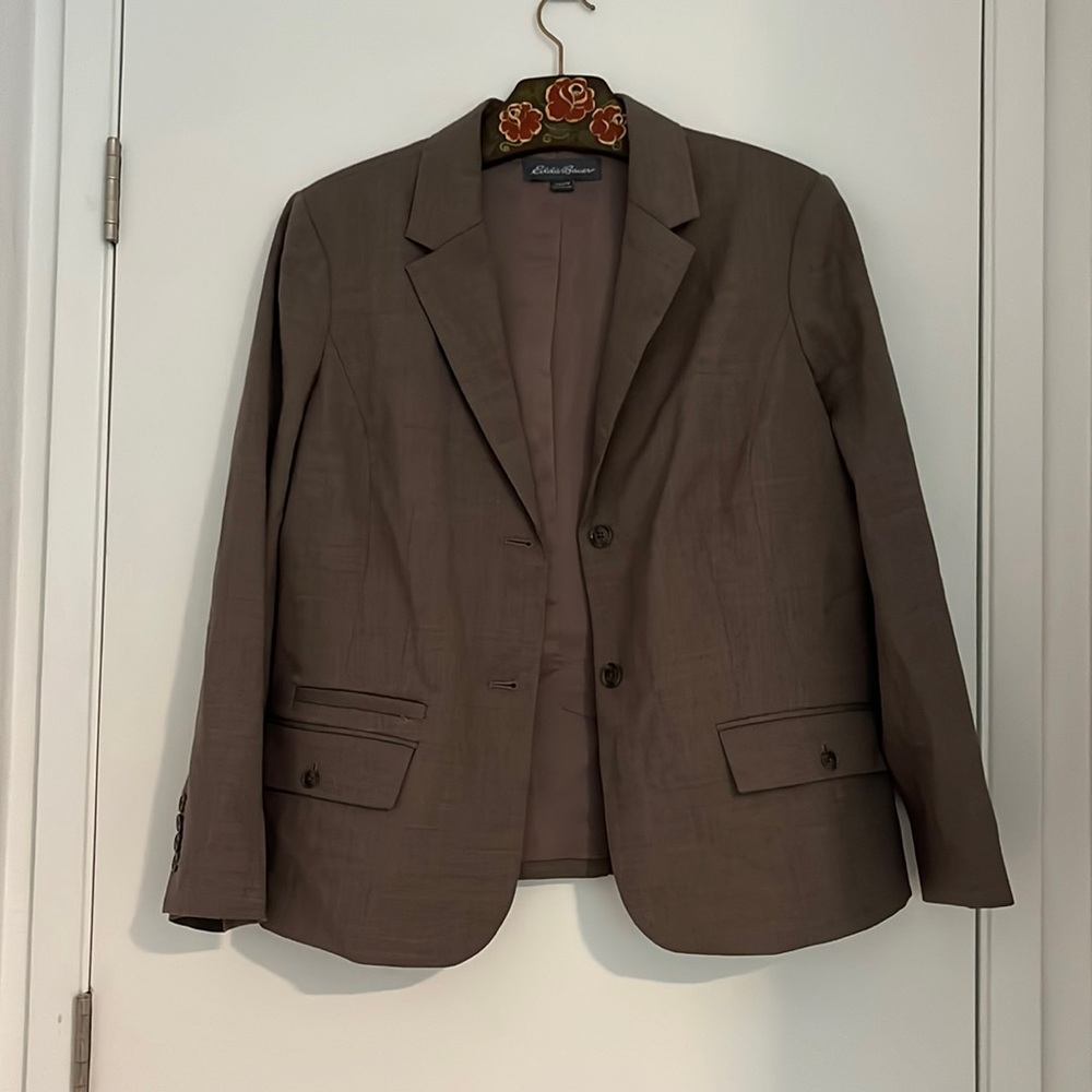 Brown/tan women’s dress coat